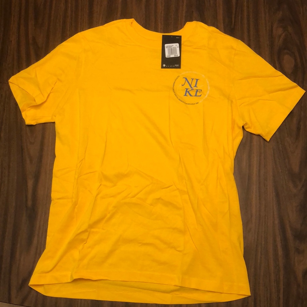 NIKE UNITE UNIVERSITY GOLD TEE LARGE